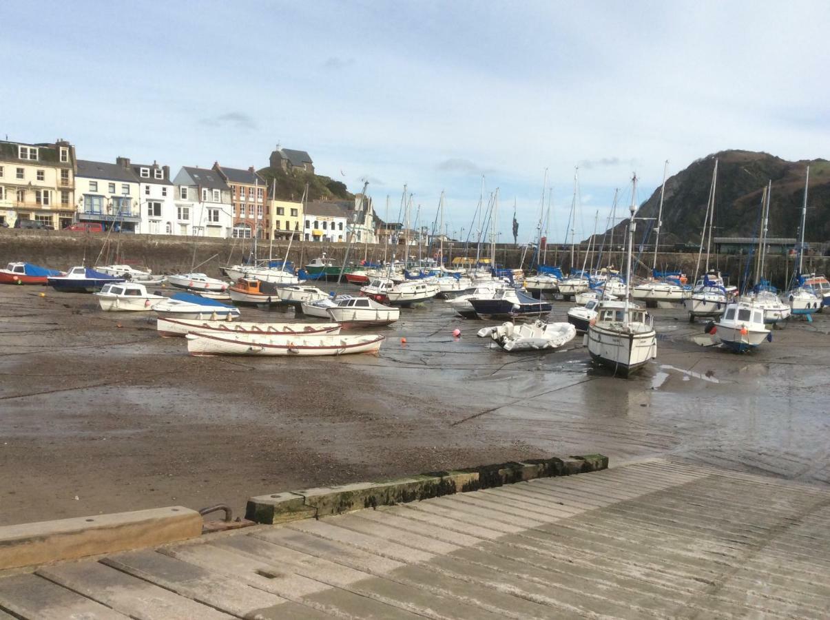 Olde Lantern Holiday Lets Ilfracombe Exterior photo